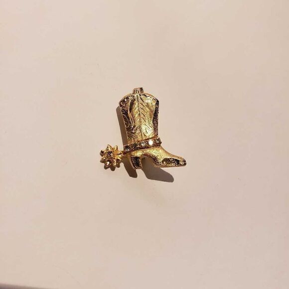 Matte Gold Tone Rhinestone Western Cowboy Boot Spur Brooch Pin - Picture 2 of 3
